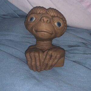 1982 E.T. Universal City Studios ceramic pot figure decor 2 3/4" H